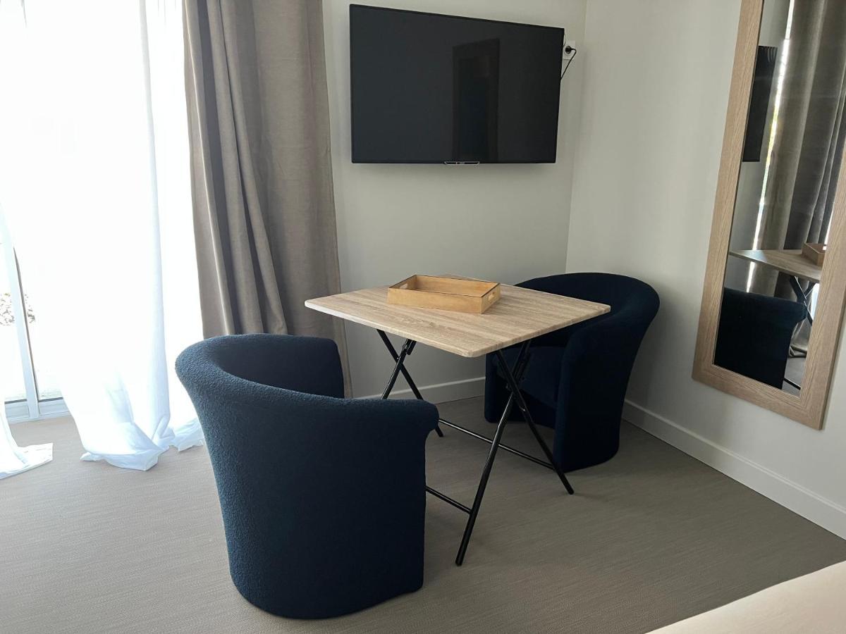 Chambre Privatisee L'Ermitage Vue Sur La Mayenne Шато-Гонтье Экстерьер фото